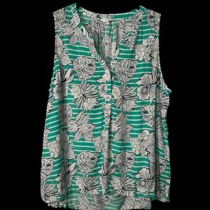 Crown & Ivy Green Floral Button-Down Blouse